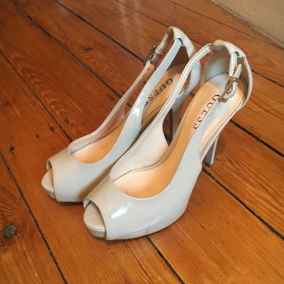 Guess nude sling back pumps - Picture 2 of 3